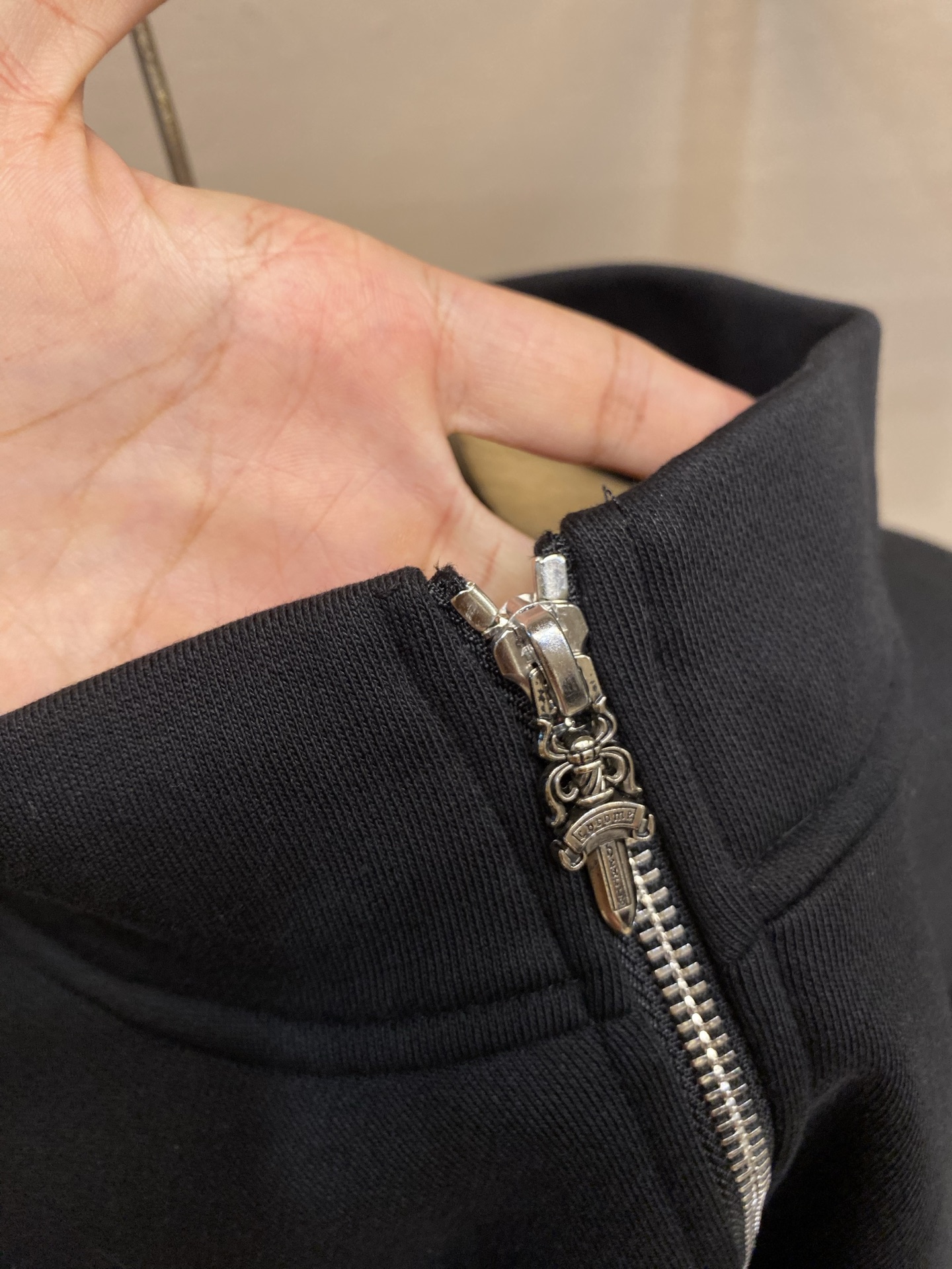 🌟🌟,,Chrome Hearts 刺绣半拉链长袖 定制雾感云窗重磅棉感卫衣布 垂坠挺括 舒适贴肤 醇厚摩卡棕绒感铺陈 🌟🌟,,Chrome Hearts 刺绣半拉链长袖 定制雾感云窗重磅棉感卫衣布 垂坠挺括 舒适贴肤 醇厚摩卡棕绒感铺陈