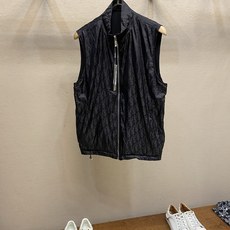 🌟🌟,,Dior 男士休闲定制双面夹克马甲外套。穿上简约干练的休闲双面马甲外套,瞬间重回时髦霸气,又是活力满满的状态。史 🌟🌟,,Dior 男士休闲定制双面夹克马甲外套。穿上简约干练的休闲双面马甲外套,瞬间重回时髦霸气,又是活力满满的状态。史