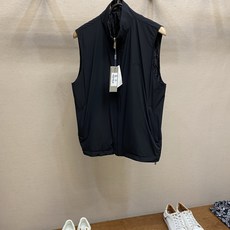 🌟🌟,,Dior 男士休闲定制双面夹克马甲外套。穿上简约干练的休闲双面马甲外套,瞬间重回时髦霸气,又是活力满满的状态。史 🌟🌟,,Dior 男士休闲定制双面夹克马甲外套。穿上简约干练的休闲双面马甲外套,瞬间重回时髦霸气,又是活力满满的状态。史