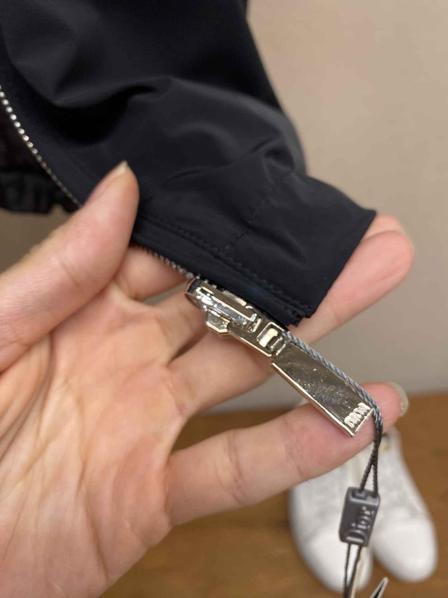 🌟🌟,,Dior 男士休闲定制双面夹克马甲外套。穿上简约干练的休闲双面马甲外套,瞬间重回时髦霸气,又是活力满满的状态。史 🌟🌟,,Dior 男士休闲定制双面夹克马甲外套。穿上简约干练的休闲双面马甲外套,瞬间重回时髦霸气,又是活力满满的状态。史