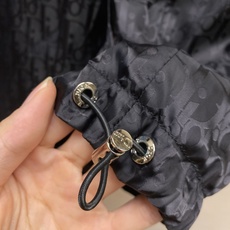 🌟🌟,,Dior 男士休闲定制双面夹克马甲外套。穿上简约干练的休闲双面马甲外套,瞬间重回时髦霸气,又是活力满满的状态。史 🌟🌟,,Dior 男士休闲定制双面夹克马甲外套。穿上简约干练的休闲双面马甲外套,瞬间重回时髦霸气,又是活力满满的状态。史