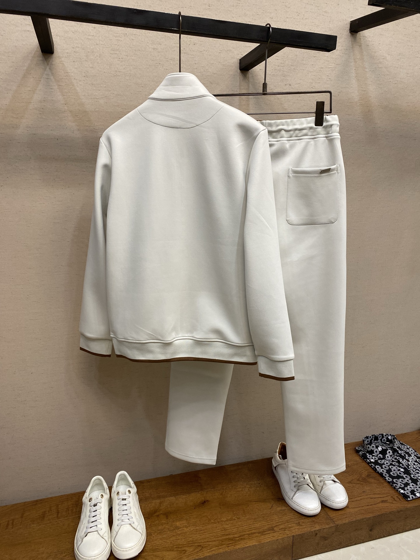 （一套出售，不拆卖）⚠️🌟🌟Loro piana 时尚长袖立领外套套装，，， 臻选高端弹力纯棉棉面料，手感软糯！质感细腻