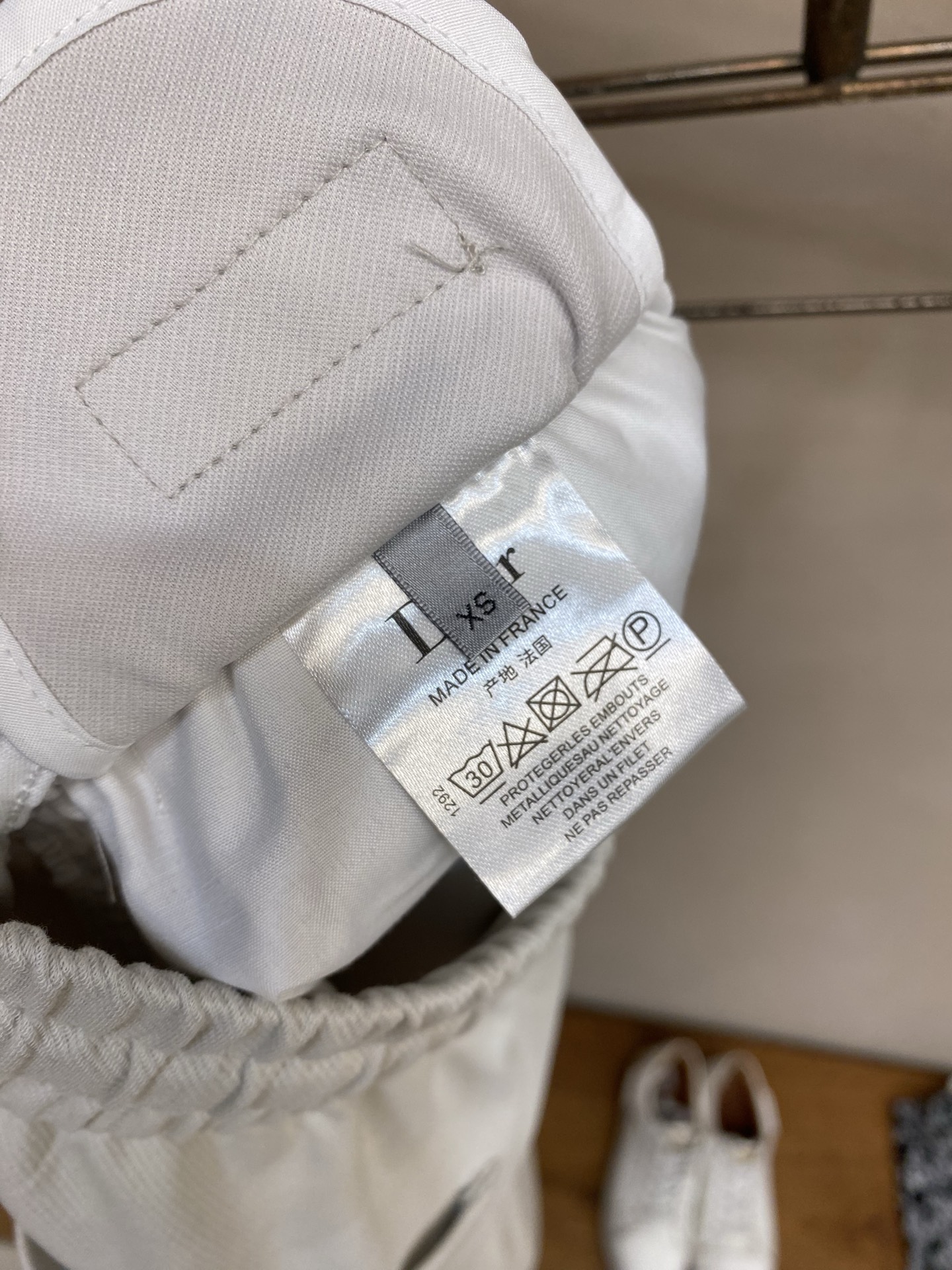 🌟🌟,,Dior 小迪CD 47织标米白直筒阔腿卫裤 年度刚需神裤,高级米杏色调,自带柔和滤镜,不挑上衣百搭万能。 精选 🌟🌟,,Dior 小迪CD 47织标米白直筒阔腿卫裤 年度刚需神裤,高级米杏色调,自带柔和滤镜,不挑上衣百搭万能。 精选