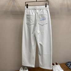 🌟🌟,,Dior 小迪CD 47织标米白直筒阔腿卫裤 年度刚需神裤,高级米杏色调,自带柔和滤镜,不挑上衣百搭万能。 精选 🌟🌟,,Dior 小迪CD 47织标米白直筒阔腿卫裤 年度刚需神裤,高级米杏色调,自带柔和滤镜,不挑上衣百搭万能。 精选