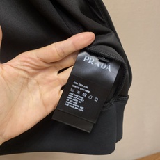 (一套出售,不拆卖)⚠️🌟🌟Prada 时尚长袖立领外套套装,,, 臻选高端弹力纯棉棉面料,手感软糯!质感细腻,无痕防尘 (一套出售,不拆卖)⚠️🌟🌟Prada 时尚长袖立领外套套装,,, 臻选高端弹力纯棉棉面料,手感软糯!质感细腻,无痕防尘