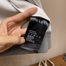 (一套出售,不拆卖)⚠️🌟🌟Prada 时尚长袖立领外套套装,,, 臻选高端弹力纯棉棉面料,手感软糯!质感细腻,无痕防尘 (一套出售,不拆卖)⚠️🌟🌟Prada 时尚长袖立领外套套装,,, 臻选高端弹力纯棉棉面料,手感软糯!质感细腻,无痕防尘