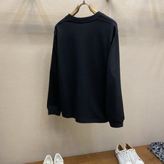 🌟🌟,,Prada 2026FW早秋新款简约线条,尽显精致优雅气质。这款T恤以真挚视角重释日常衣橱,甄选优质棉质与精心拿 🌟🌟,,Prada 2026FW早秋新款简约线条,尽显精致优雅气质。这款T恤以真挚视角重释日常衣橱,甄选优质棉质与精心拿