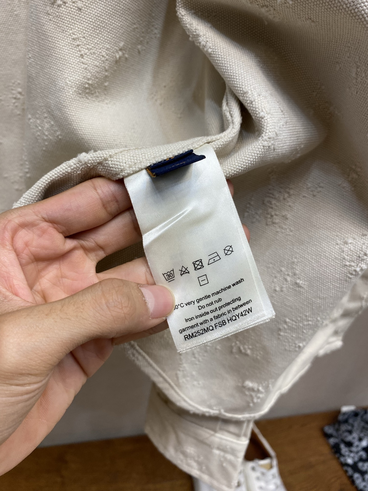 （上衣）🌟🌟，，1V MONOGRAM针刺工艺牛仔衬衫外套 正品22600购入开发 16氨精疏棉帆布牛仔面料 模版刺绣 