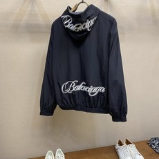 🌟🌟,,Balenciaga 草书刺绣抓绒双面穿夹克 正品21000购入开发 100%锦纶梭织面料 定染100%聚酯纤维 🌟🌟,,Balenciaga 草书刺绣抓绒双面穿夹克 正品21000购入开发 100%锦纶梭织面料 定染100%聚酯纤维