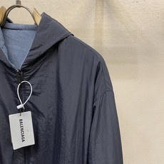 🌟🌟,,Balenciaga 草书刺绣抓绒双面穿夹克 正品21000购入开发 100%锦纶梭织面料 定染100%聚酯纤维 🌟🌟,,Balenciaga 草书刺绣抓绒双面穿夹克 正品21000购入开发 100%锦纶梭织面料 定染100%聚酯纤维