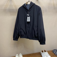 🌟🌟,,Balenciaga 草书刺绣抓绒双面穿夹克 正品21000购入开发 100%锦纶梭织面料 定染100%聚酯纤维 🌟🌟,,Balenciaga 草书刺绣抓绒双面穿夹克 正品21000购入开发 100%锦纶梭织面料 定染100%聚酯纤维