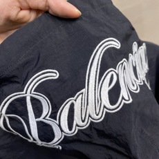 🌟🌟,,Balenciaga 草书刺绣抓绒双面穿夹克 正品21000购入开发 100%锦纶梭织面料 定染100%聚酯纤维 🌟🌟,,Balenciaga 草书刺绣抓绒双面穿夹克 正品21000购入开发 100%锦纶梭织面料 定染100%聚酯纤维