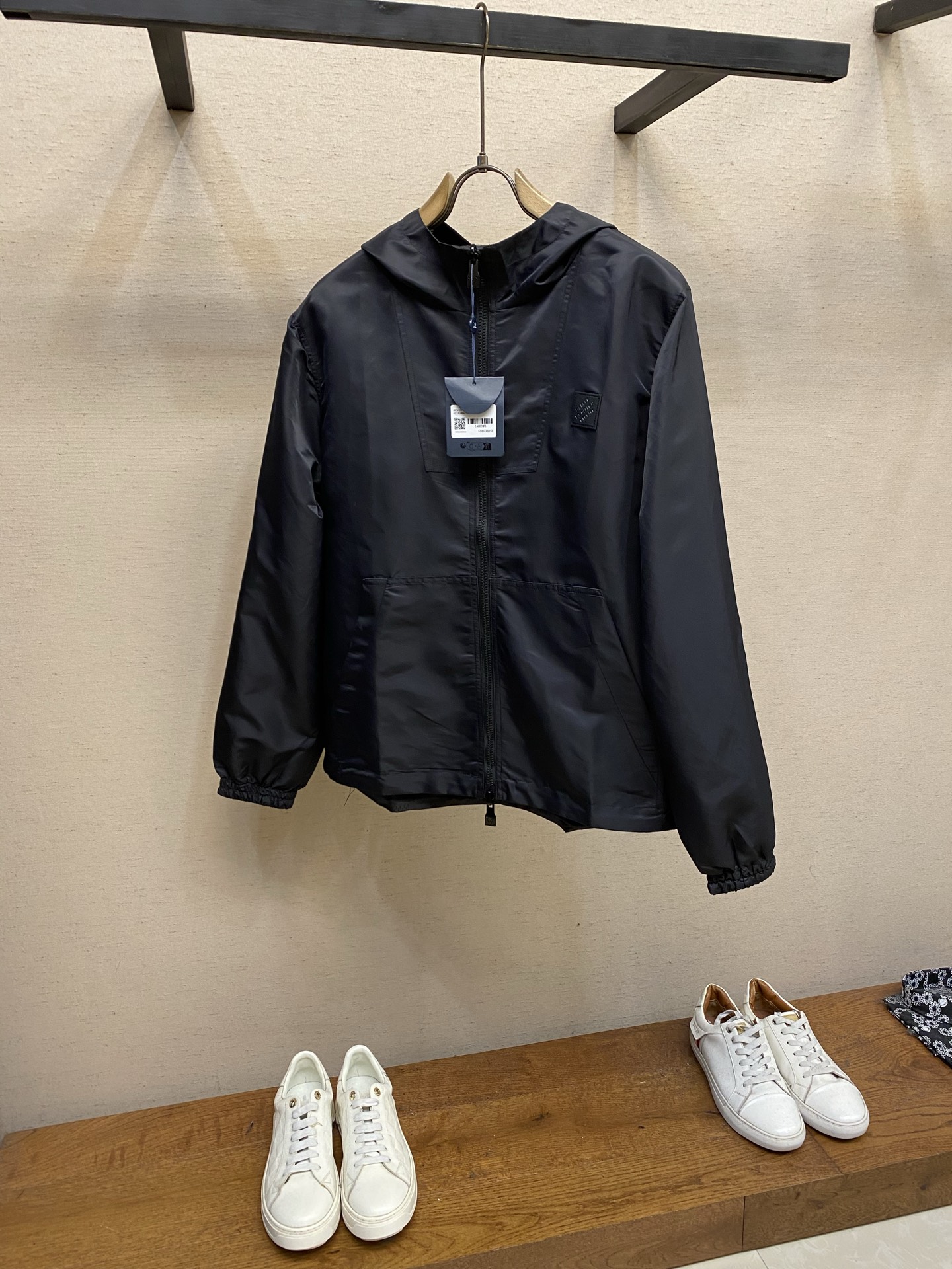 🌟🌟，，1V/路易 双面防风皮标棋盘格提花拉链夹克外套 净色面料采用尼龙加密消光斜纹布，另一面提花面料采用50D尼龙色织
