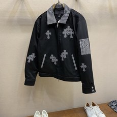 🌟🌟,,Chrome Herat 克罗心 Ch棋盘格十字架拼接夹克外套 整件难点集中在棋盘格十字架贴饰,每一块贴布都单独 🌟🌟,,Chrome Herat 克罗心 Ch棋盘格十字架拼接夹克外套 整件难点集中在棋盘格十字架贴饰,每一块贴布都单独