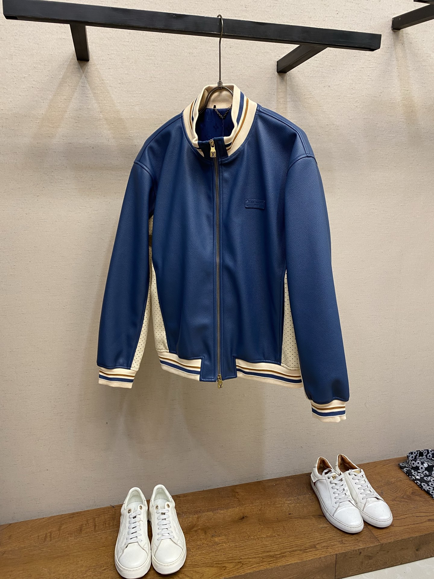 🌟🌟，，1V路易条纹衣领撞色拼皮夹克外套 尺码：S-XL