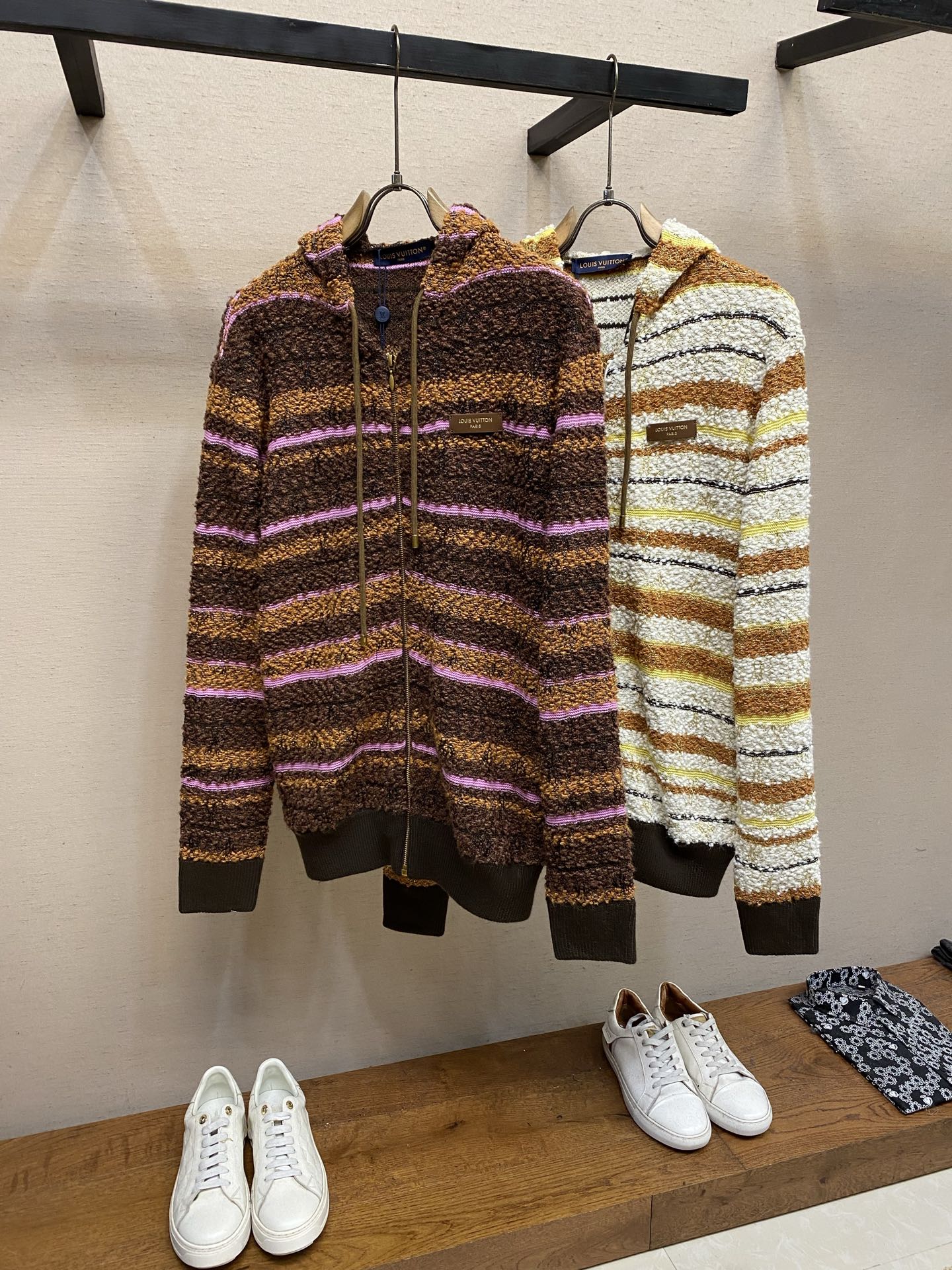 🌟🌟，，1V LOUIS VUITTON条纹皮标秀款开衫外套 尺码：S-XL