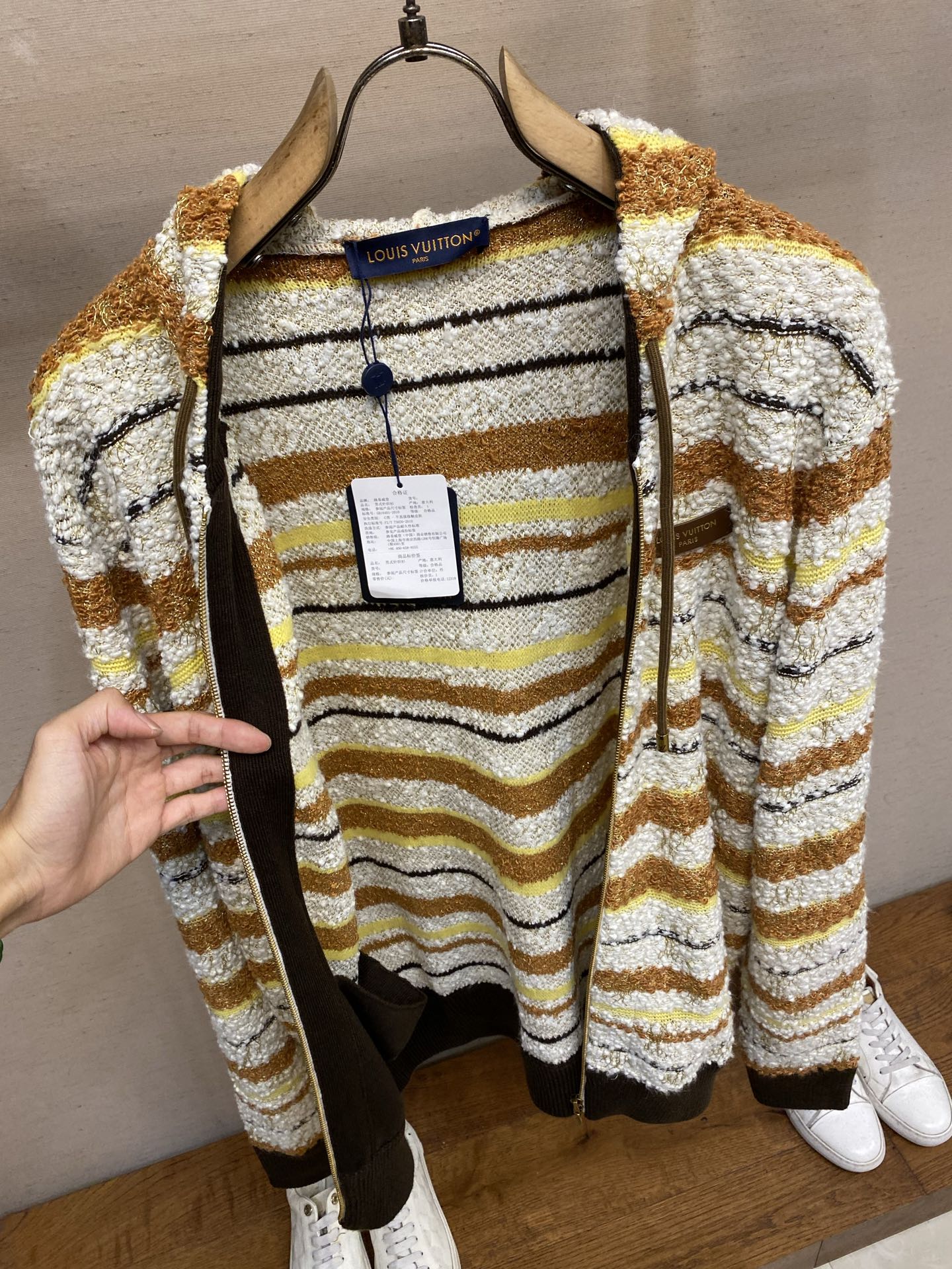 🌟🌟，，1V LOUIS VUITTON条纹皮标秀款开衫外套 尺码：S-XL