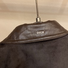 🌟🌟,,Dior 26秋冬重磅|麂皮绒拼接翻领夹克 区别市面粗糙廉价麂皮,这款面料纹路细腻顺滑,毛绒颗粒几乎看不见,质感 🌟🌟,,Dior 26秋冬重磅|麂皮绒拼接翻领夹克 区别市面粗糙廉价麂皮,这款面料纹路细腻顺滑,毛绒颗粒几乎看不见,质感