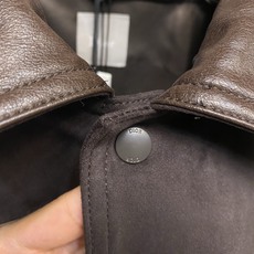 🌟🌟,,Dior 26秋冬重磅|麂皮绒拼接翻领夹克 区别市面粗糙廉价麂皮,这款面料纹路细腻顺滑,毛绒颗粒几乎看不见,质感 🌟🌟,,Dior 26秋冬重磅|麂皮绒拼接翻领夹克 区别市面粗糙廉价麂皮,这款面料纹路细腻顺滑,毛绒颗粒几乎看不见,质感