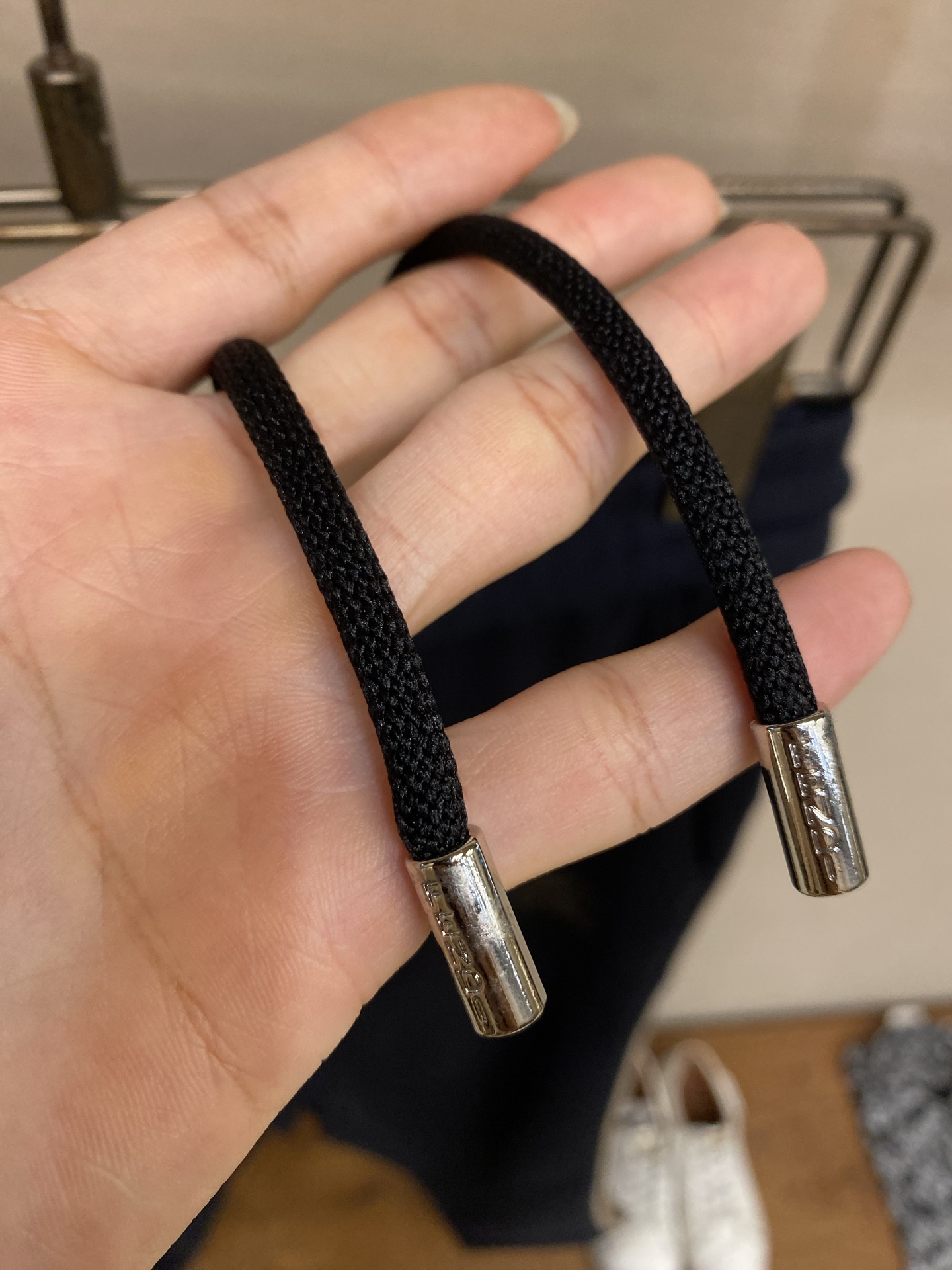 （裤子）🌟🌟，，Fendi 男士休闲裤👍 最新款上身版型无敌正！ 绝对可以闭眼收的一款 此款裤子非常百搭，弹力腰围,日常