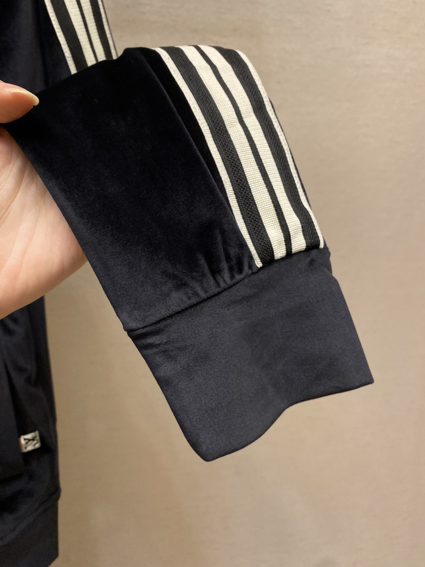 （外套）🌟🌟，，1V 时尚长袖立领丝绒外套套装 臻选高端弹力纯棉棉面料，手感软糯！质感细腻，无痕防尘免烫立体有型，顶级的