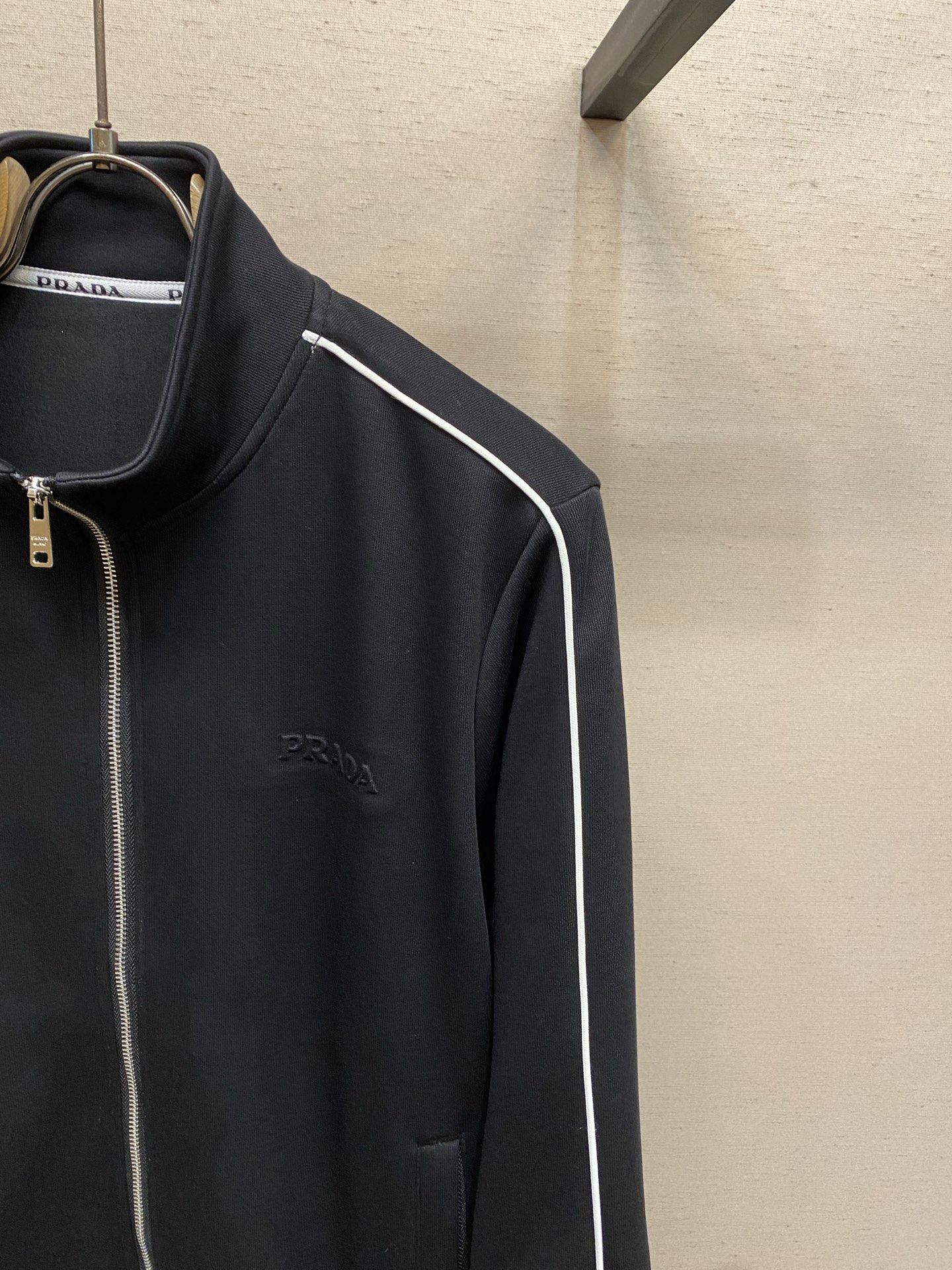 （外套）🌟🌟，，Prada 时尚长袖立领外套套装 臻选高端弹力纯棉棉面料，手感软糯！质感细腻，无痕防尘免烫立体有型，顶级