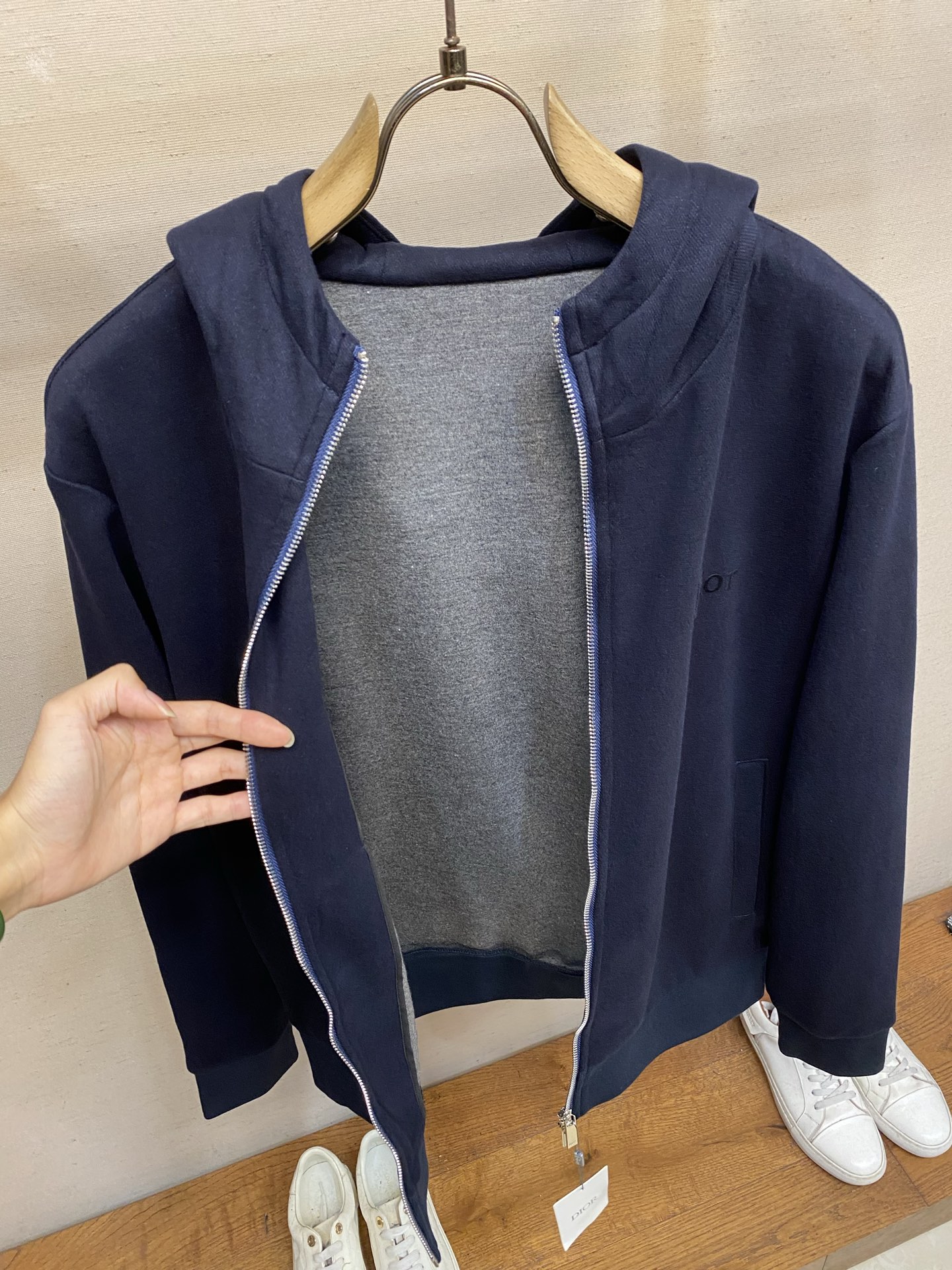 (外套)🌟🌟,,Dior 时尚长袖连帽外套套装 臻选高端弹力纯棉棉面料,手感软糯!质感细腻,无痕防尘免烫立体有型,顶级的 (外套)🌟🌟,,Dior 时尚长袖连帽外套套装 臻选高端弹力纯棉棉面料,手感软糯!质感细腻,无痕防尘免烫立体有型,顶级的