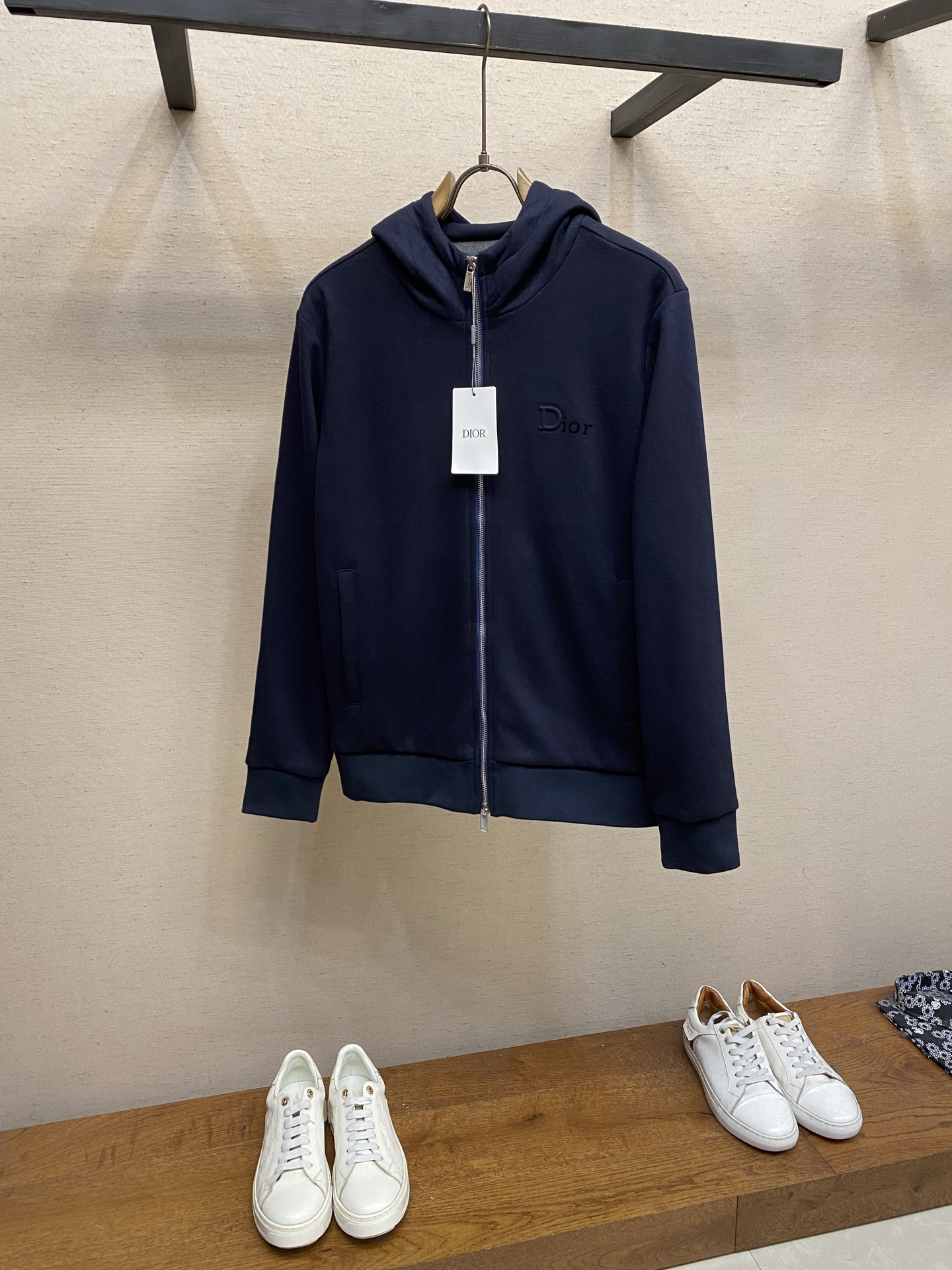 （外套）🌟🌟，，Dior 时尚长袖连帽外套套装 臻选高端弹力纯棉棉面料，手感软糯！质感细腻，无痕防尘免烫立体有型，顶级的