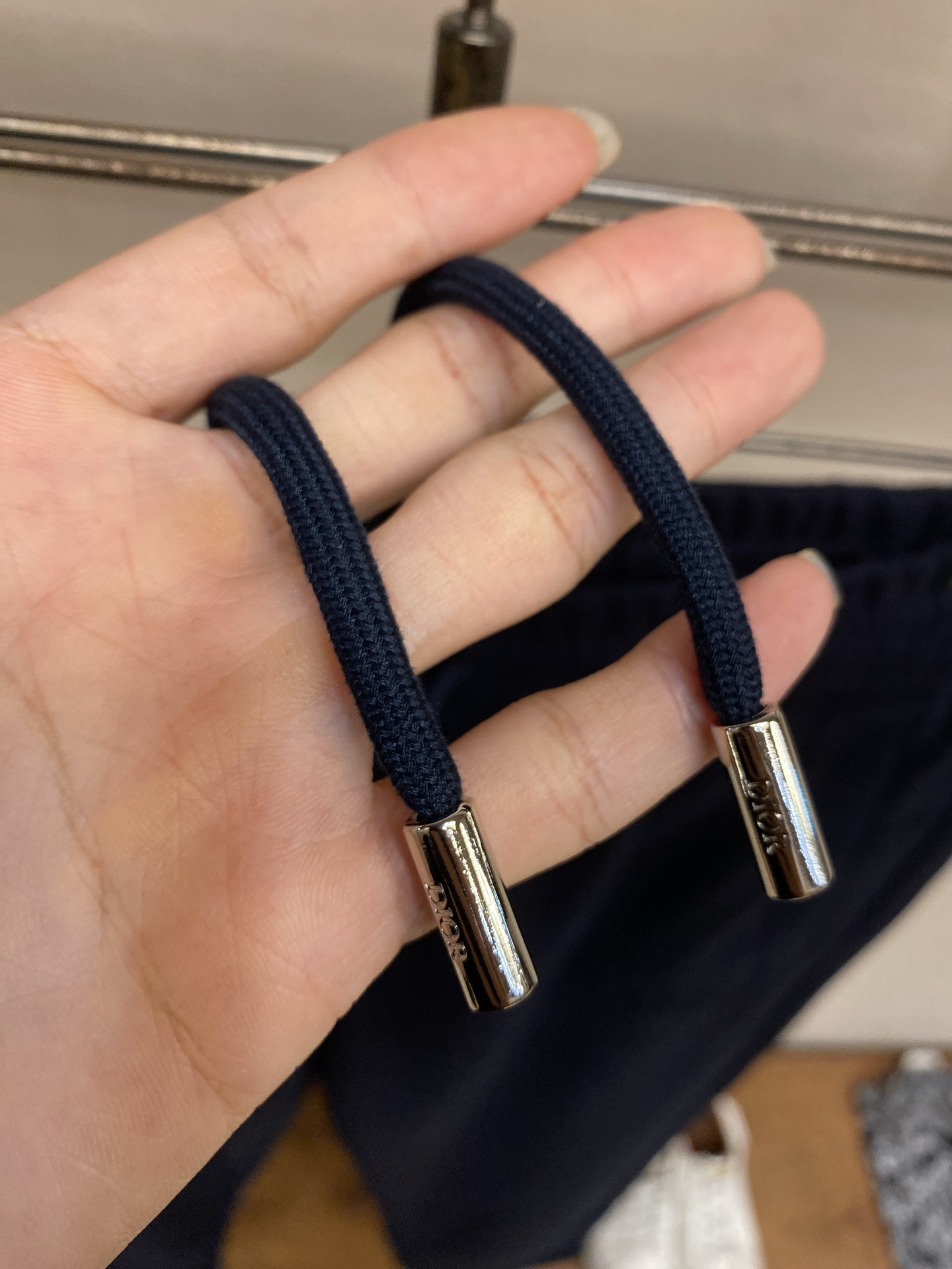 （裤子）🌟🌟，，Dior 男士休闲裤👍 最新款上身版型无敌正！ 绝对可以闭眼收的一款 此款裤子非常百搭，弹力腰围,日常上