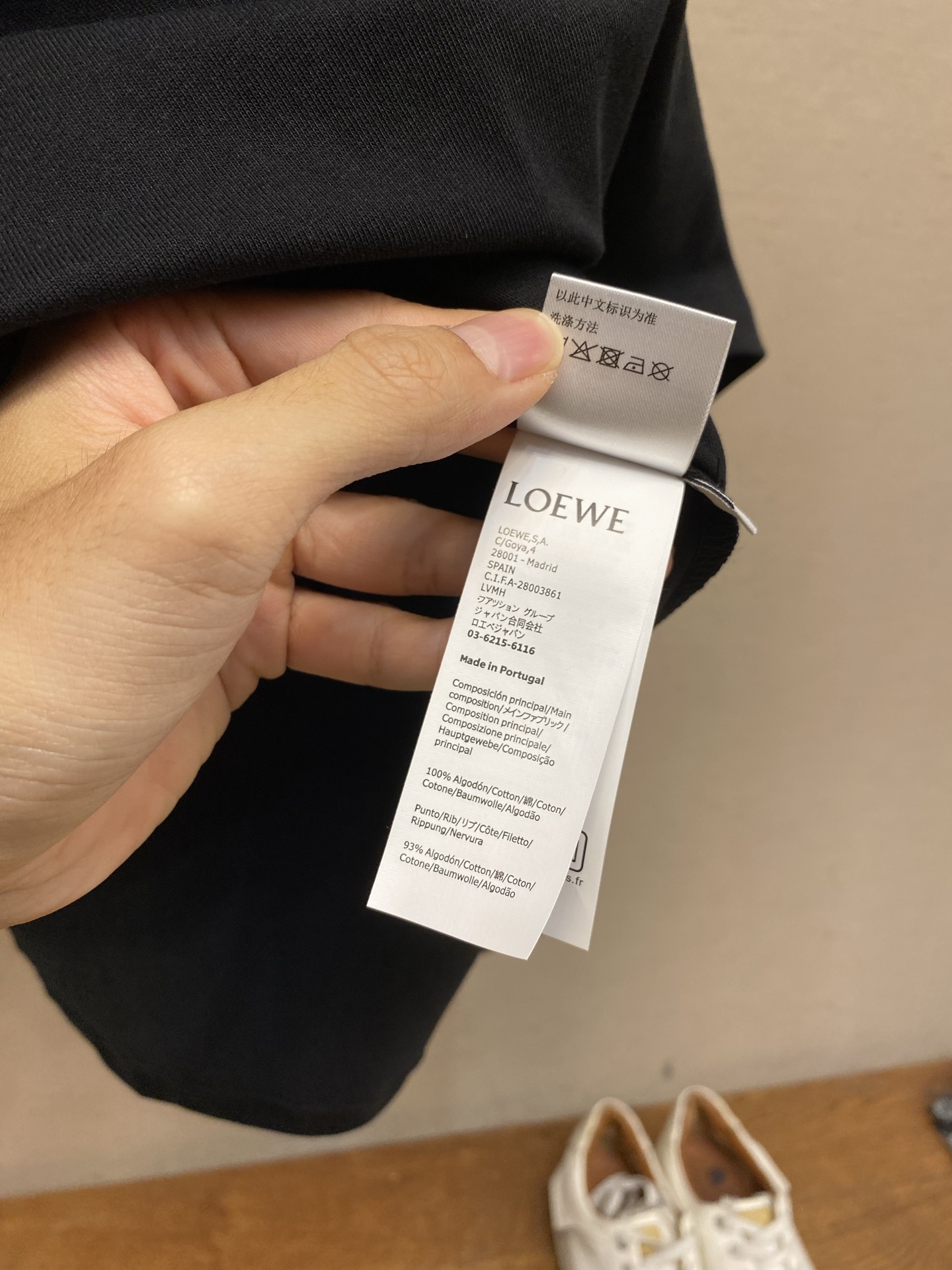 🌟🌟，，Loewe 字母印花高领打底衫 面料选择： 甄选100%纯棉面料，布面肌理细腻平滑，相对较薄，使其透气性出众，上
