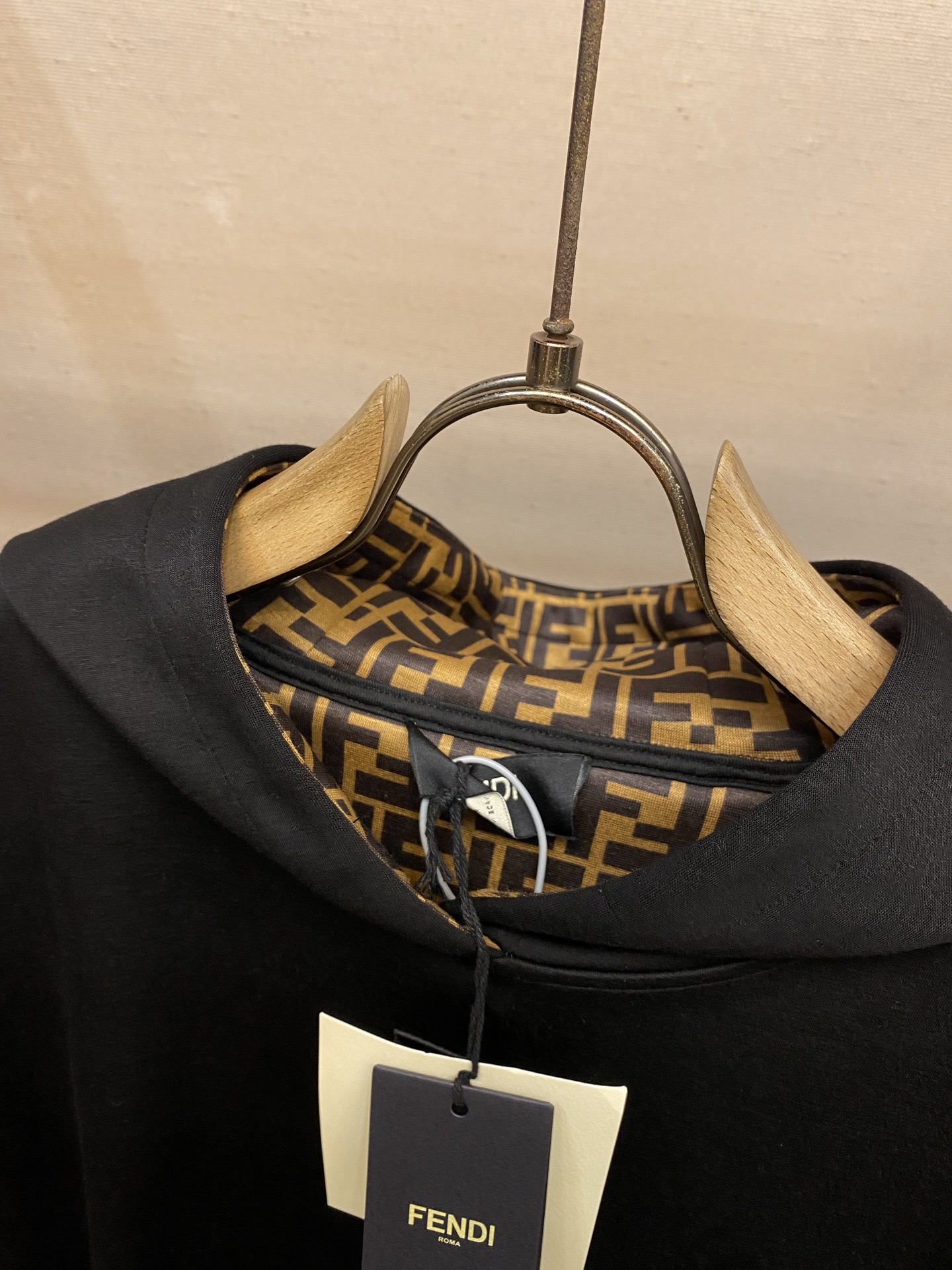 🌟🌟，，Fendi 连帽印花刺绣Logo棉质运动衫 正品12200购入开发 棉质混纺星空双面卫衣料 配套罗纹 进口刺绣 