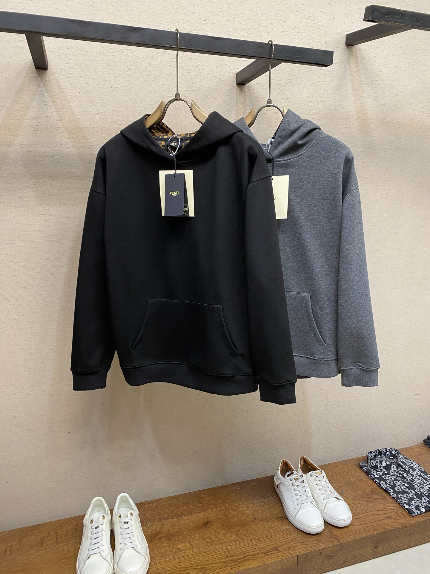 🌟🌟，，Fendi 连帽印花刺绣Logo棉质运动衫 正品12200购入开发 棉质混纺星空双面卫衣料 配套罗纹 进口刺绣 