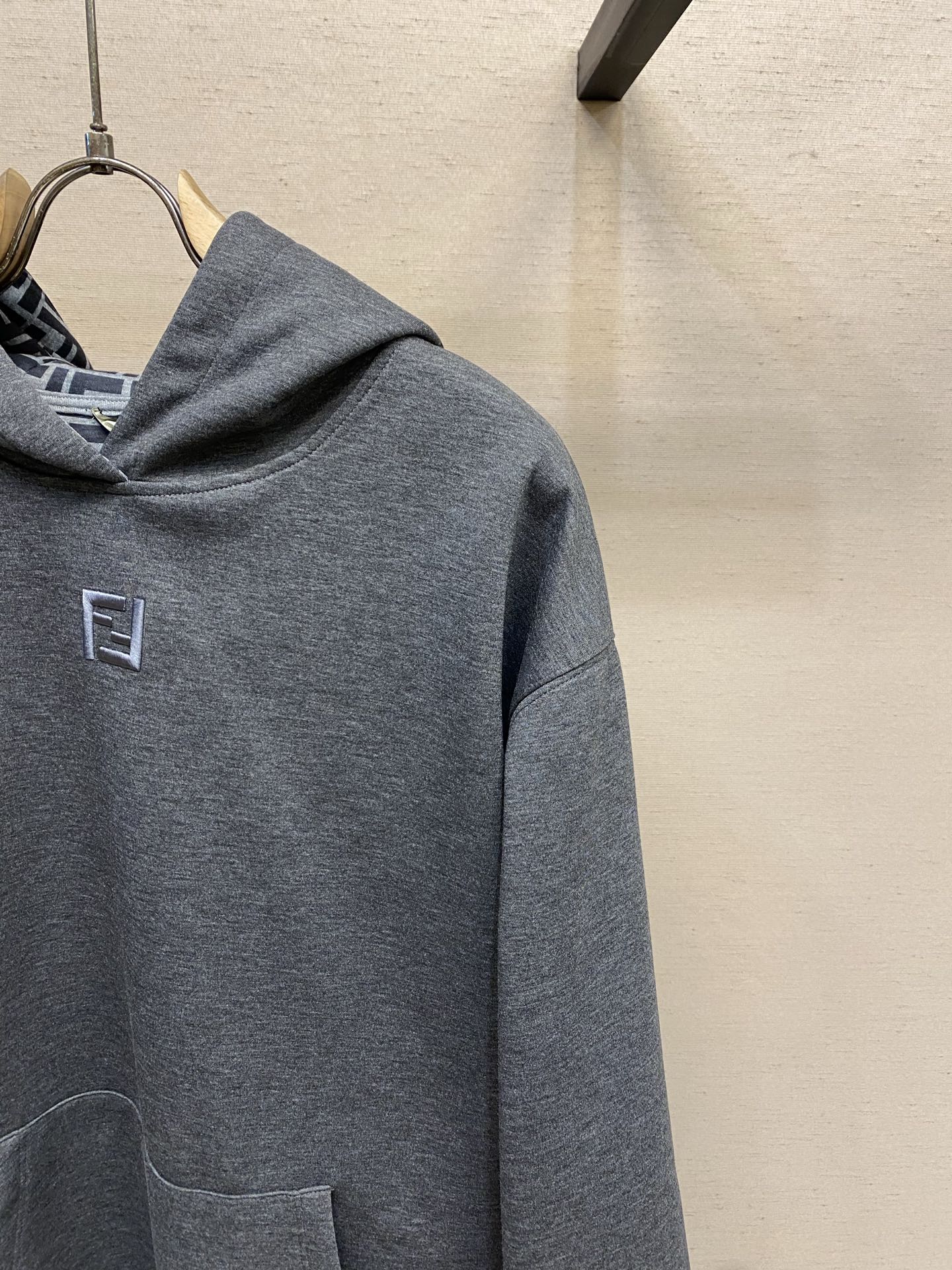 🌟🌟，，Fendi 连帽印花刺绣Logo棉质运动衫 正品12200购入开发 棉质混纺星空双面卫衣料 配套罗纹 进口刺绣 