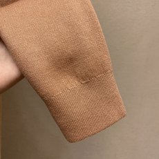 🌟🌟,,1V 羊毛连帽针织卫衣,选用100%高品质绵羊毛面料,还原原版纺纱工艺,纤维细腻顺滑,上手温润亲肤,不扎皮肤,具 🌟🌟,,1V 羊毛连帽针织卫衣,选用100%高品质绵羊毛面料,还原原版纺纱工艺,纤维细腻顺滑,上手温润亲肤,不扎皮肤,具