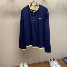 🌟🌟,,Miu Miu 鹅黄边运动衫长袖 ⚠️原¥12160购买;轻盈针织面料材质、休闲版型、圆领长袖、纽扣前襟、双头钩 🌟🌟,,Miu Miu 鹅黄边运动衫长袖 ⚠️原¥12160购买;轻盈针织面料材质、休闲版型、圆领长袖、纽扣前襟、双头钩