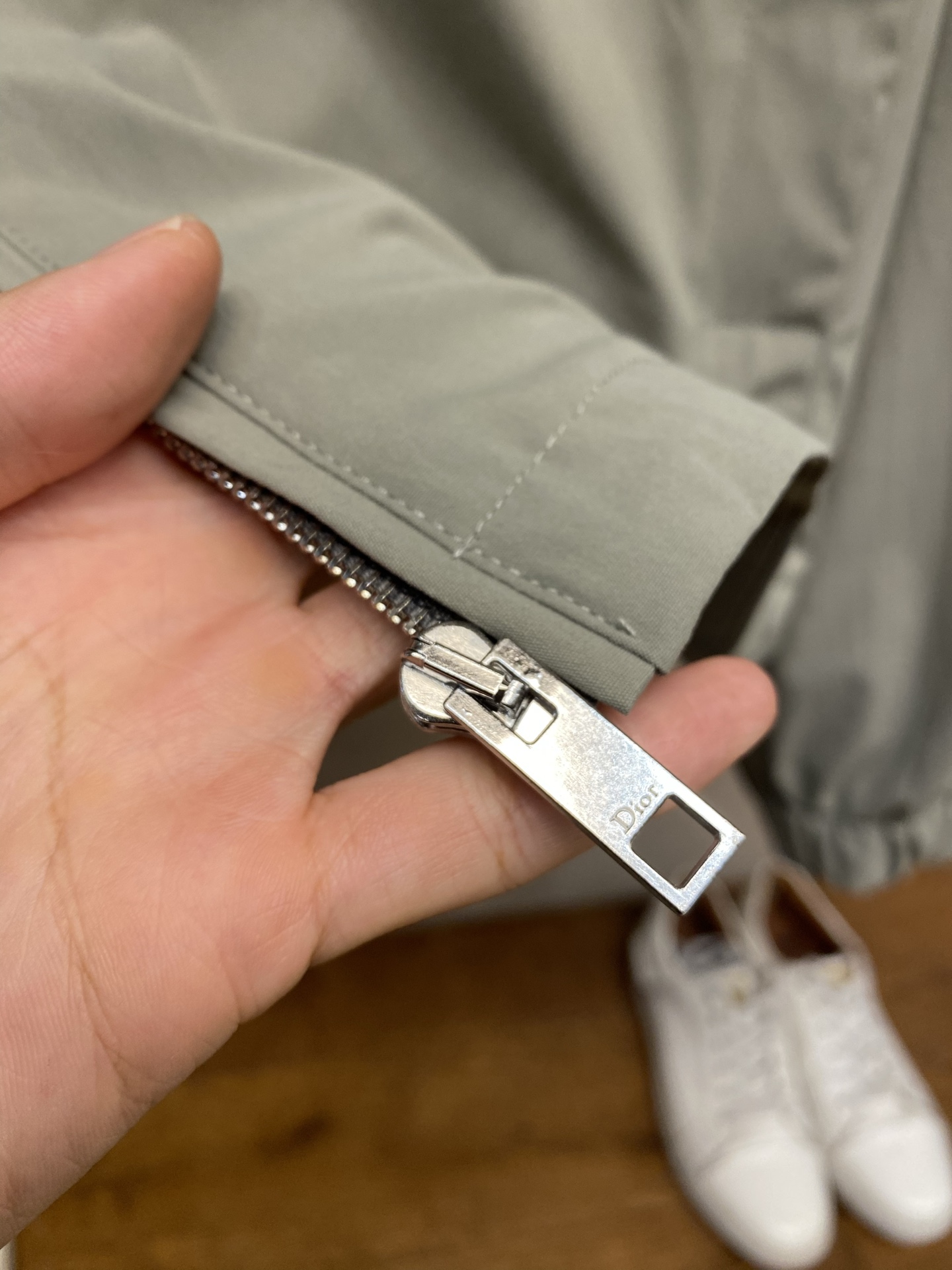 🌟🌟,,Dior 蒙田系列防风外套 发售色系:藏蓝、灰色 ⚠️原¥25060购买;特定对版科技面料、 Montaigne 🌟🌟,,Dior 蒙田系列防风外套 发售色系:藏蓝、灰色 ⚠️原¥25060购买;特定对版科技面料、 Montaigne