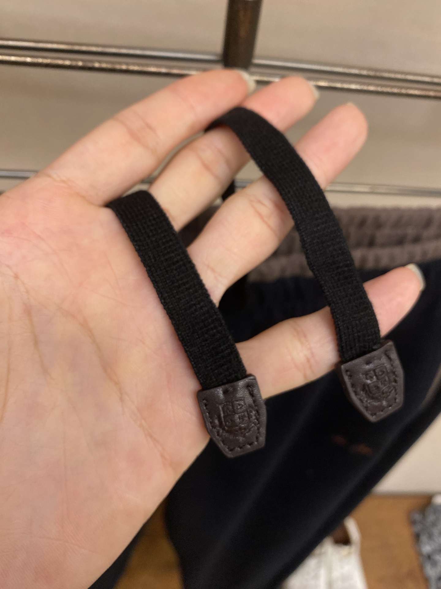 🌟🌟,,Loro Piana 男士休闲裤👍 最新款上身版型无敌正! 绝对可以闭眼收的一款 此款裤子非常百搭,弹力腰围, 🌟🌟,,Loro Piana 男士休闲裤👍 最新款上身版型无敌正! 绝对可以闭眼收的一款 此款裤子非常百搭,弹力腰围,