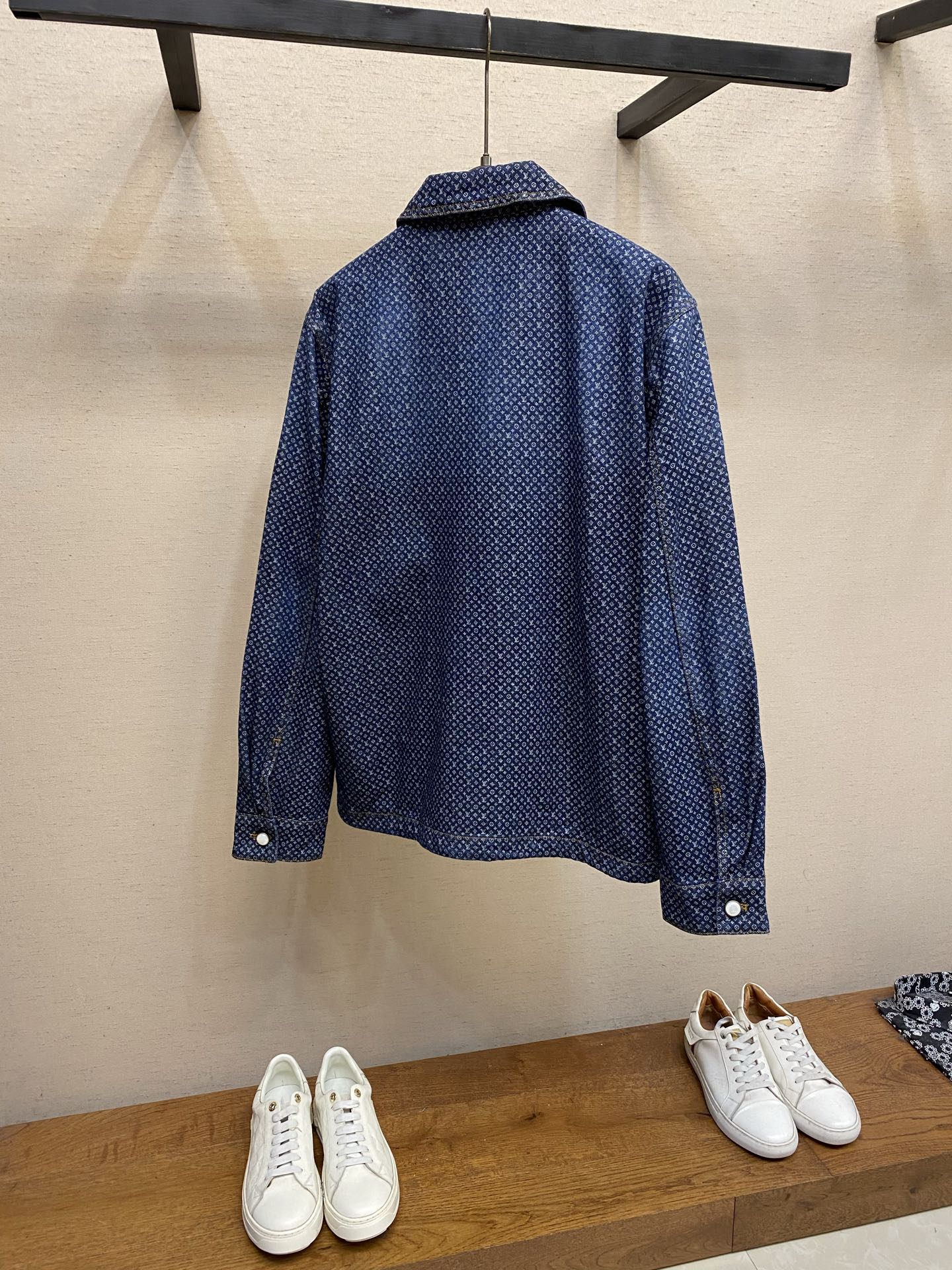 🌟🌟，，1V路易 26FW满幅字母小提花珍珠扣拉链牛仔外套 尺码：S-XL