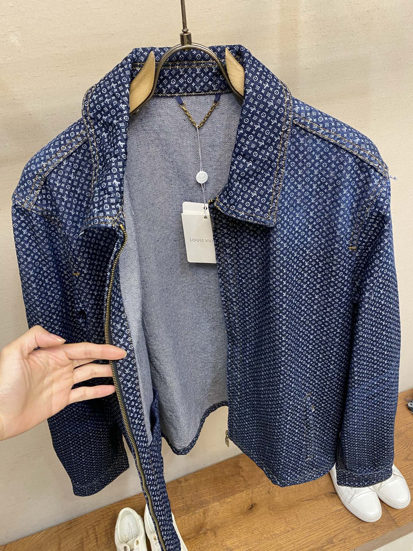 🌟🌟，，1V路易 26FW满幅字母小提花珍珠扣拉链牛仔外套 尺码：S-XL