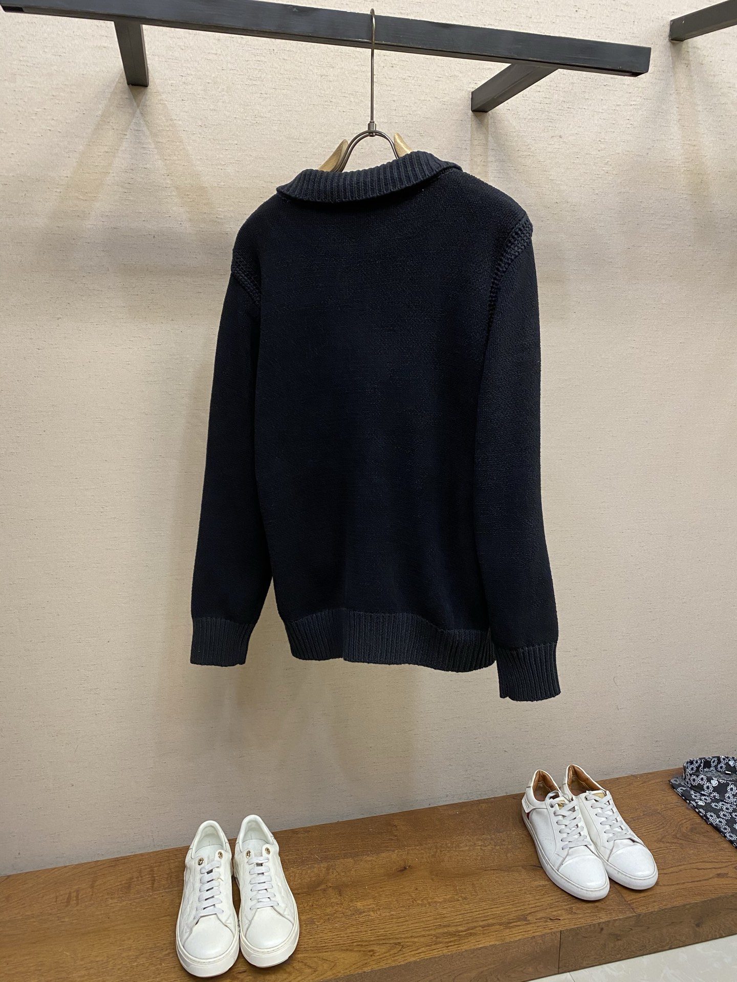 🌟🌟，，1V路易 26FW口袋字母皮革logo徽章针织拉链翻领开衫 尺码：S-XL