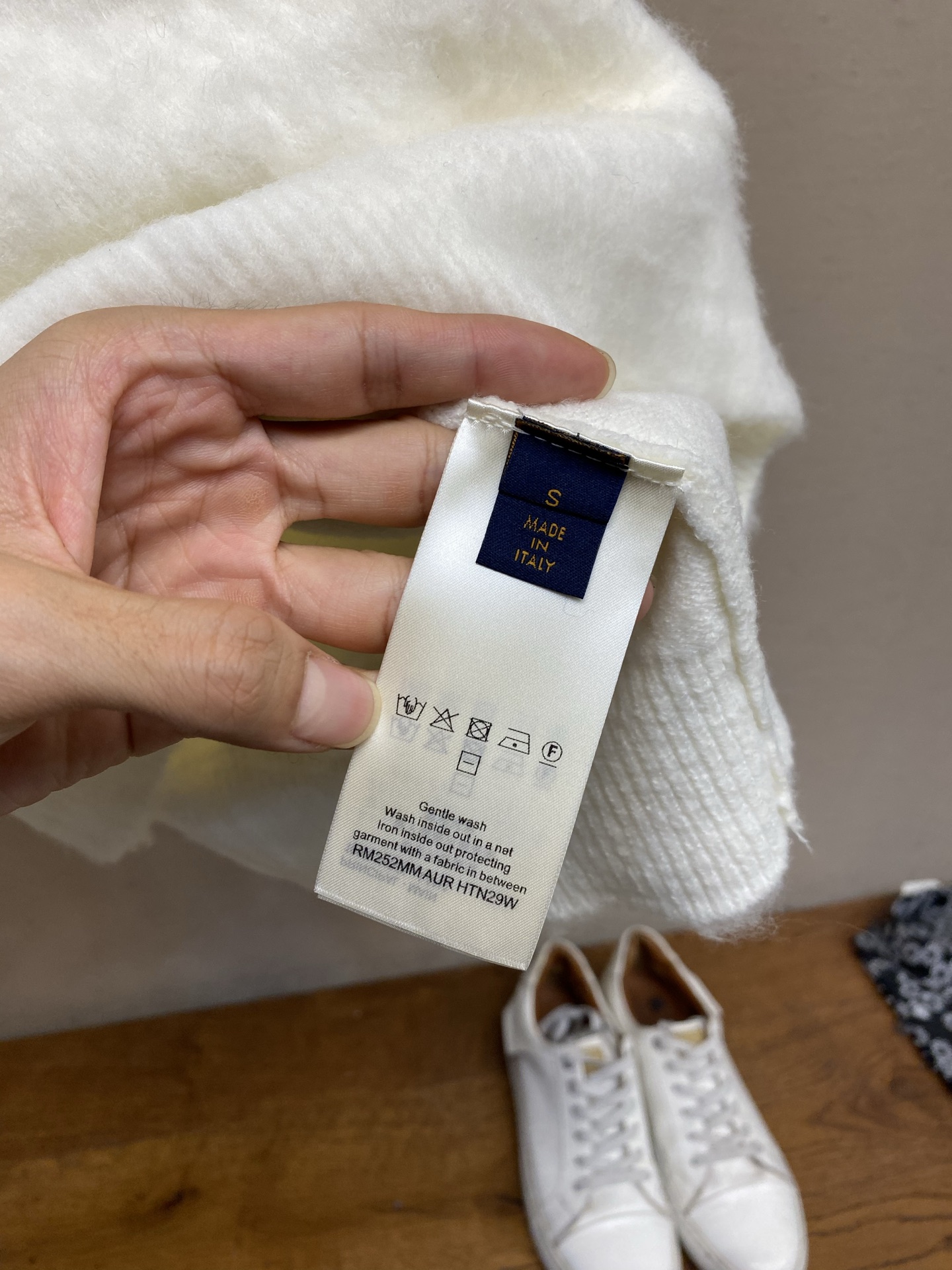 🌟🌟，， 1V路易 26FW字母皮牌徽章标识羊毛针织连帽衫 尺码：S-XL
