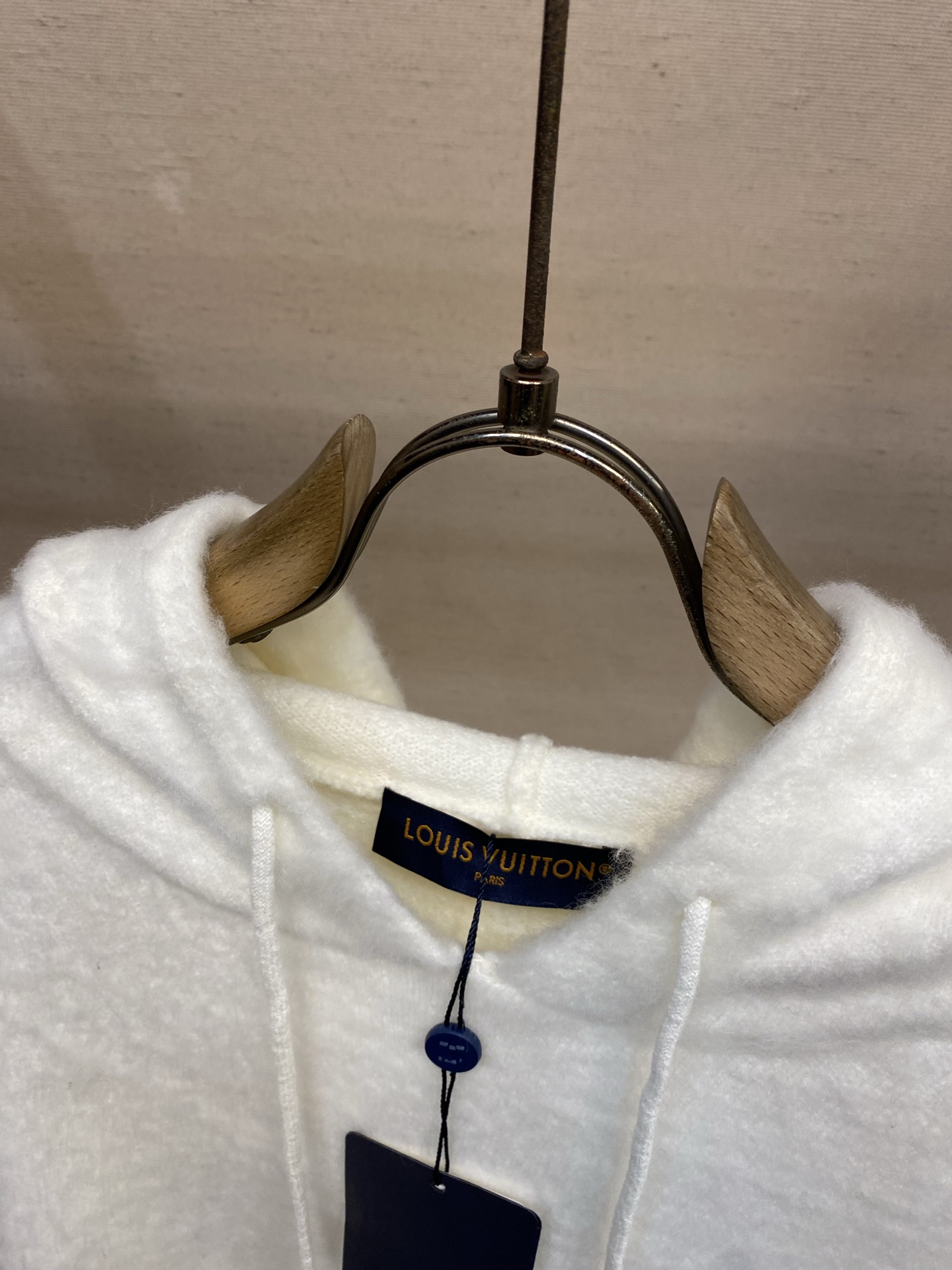 🌟🌟，， 1V路易 26FW字母皮牌徽章标识羊毛针织连帽衫 尺码：S-XL