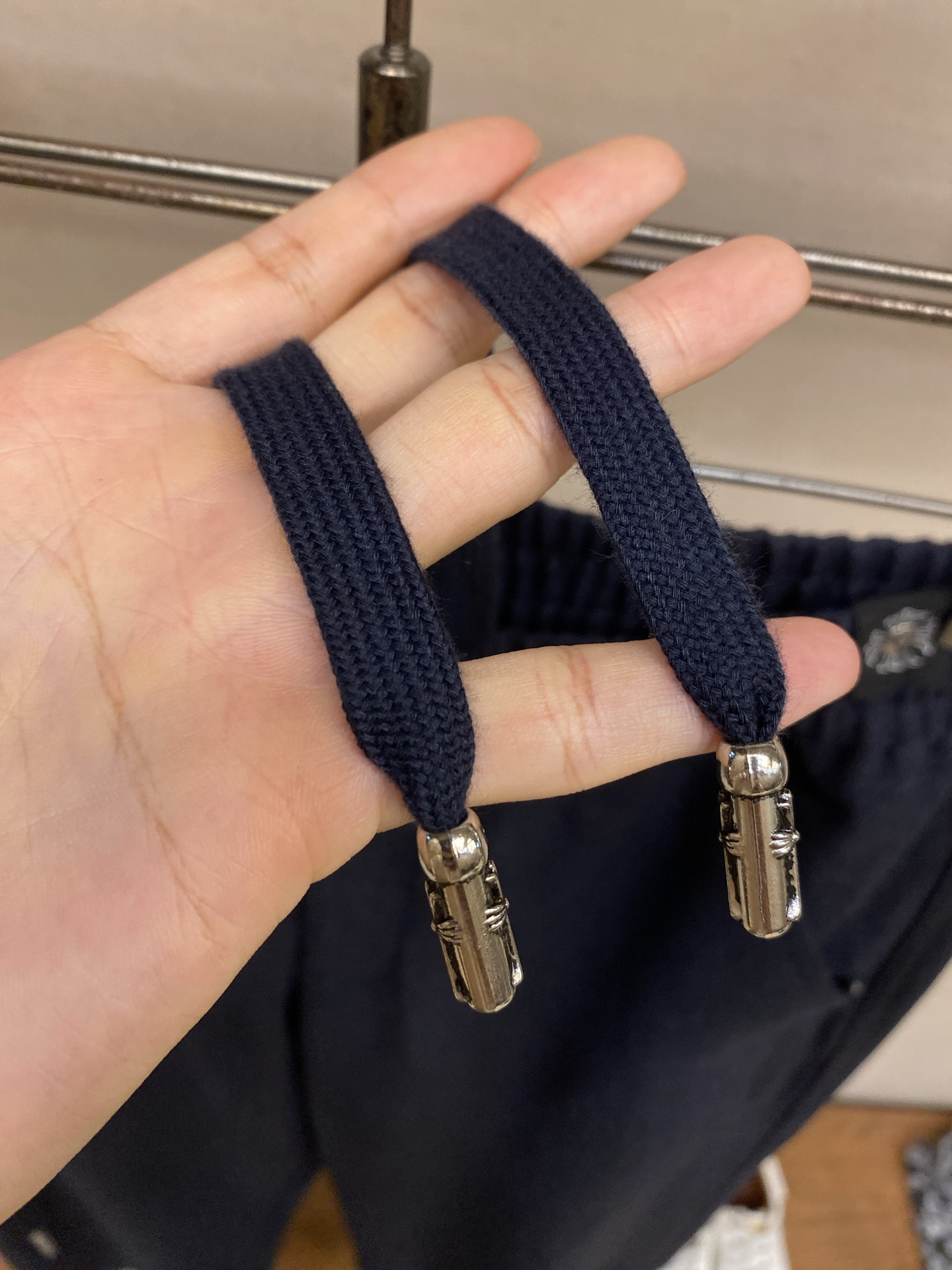 🌟🌟，，Chrome Hearts男士休闲裤👍 最新款上身版型无敌正！ 绝对可以闭眼收的一款 此款裤子非常百搭，弹力腰围