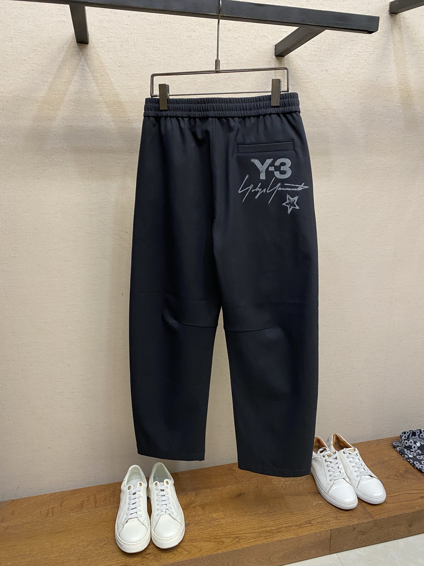 🌟🌟，，Y3 男士休闲裤👍 最新款上身版型无敌正！ 绝对可以闭眼收的一款 此款裤子非常百搭，弹力腰围,日常上班  户外运