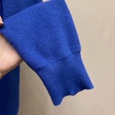 🌟🌟,,Dior 刺绣V领羊毛针织衫 面料:采用55%美丽奴羊毛面料,绲纺35%棉纱,10%绵纶。该款面料带有超高保暖效 🌟🌟,,Dior 刺绣V领羊毛针织衫 面料:采用55%美丽奴羊毛面料,绲纺35%棉纱,10%绵纶。该款面料带有超高保暖效
