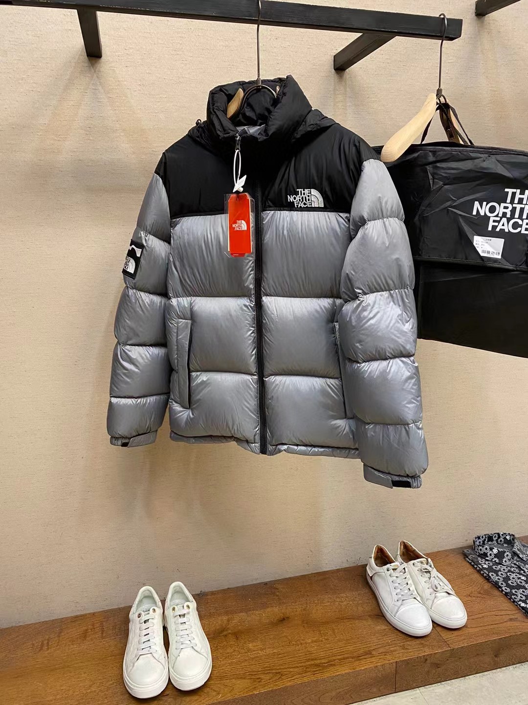 🌟🌟 THE NORTH FACE 男女同款面包🥯款保暖羽绒服，TNF/北面,经典复古风, 贸易渠道释!国标95白鸭绒,