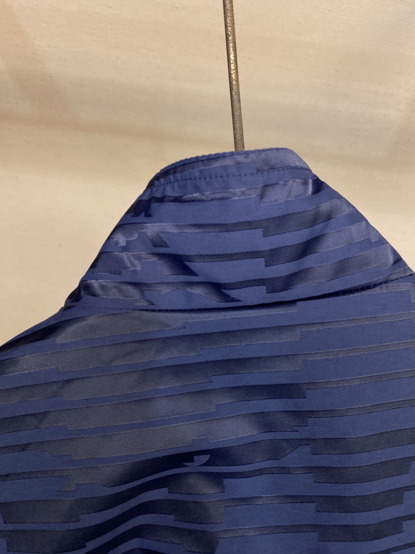 🌟🌟，，1V Monogram全幅提花标识运动衫 正品24500购入开发 定制提花68%棉+32%锦纶梭织面料 人丝里布