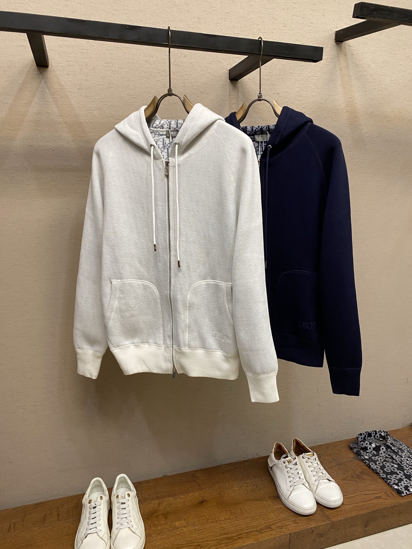 🌟🌟，，Dior 刺绣提花Logo羊毛混纺连帽夹克 正品16999购入 采用16支30羊毛混纺 采用进口机德国（SOTO