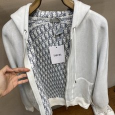 🌟🌟,,Dior 刺绣提花Logo羊毛混纺连帽夹克 正品16999购入 采用16支30羊毛混纺 采用进口机德国(SOTO 🌟🌟,,Dior 刺绣提花Logo羊毛混纺连帽夹克 正品16999购入 采用16支30羊毛混纺 采用进口机德国(SOTO