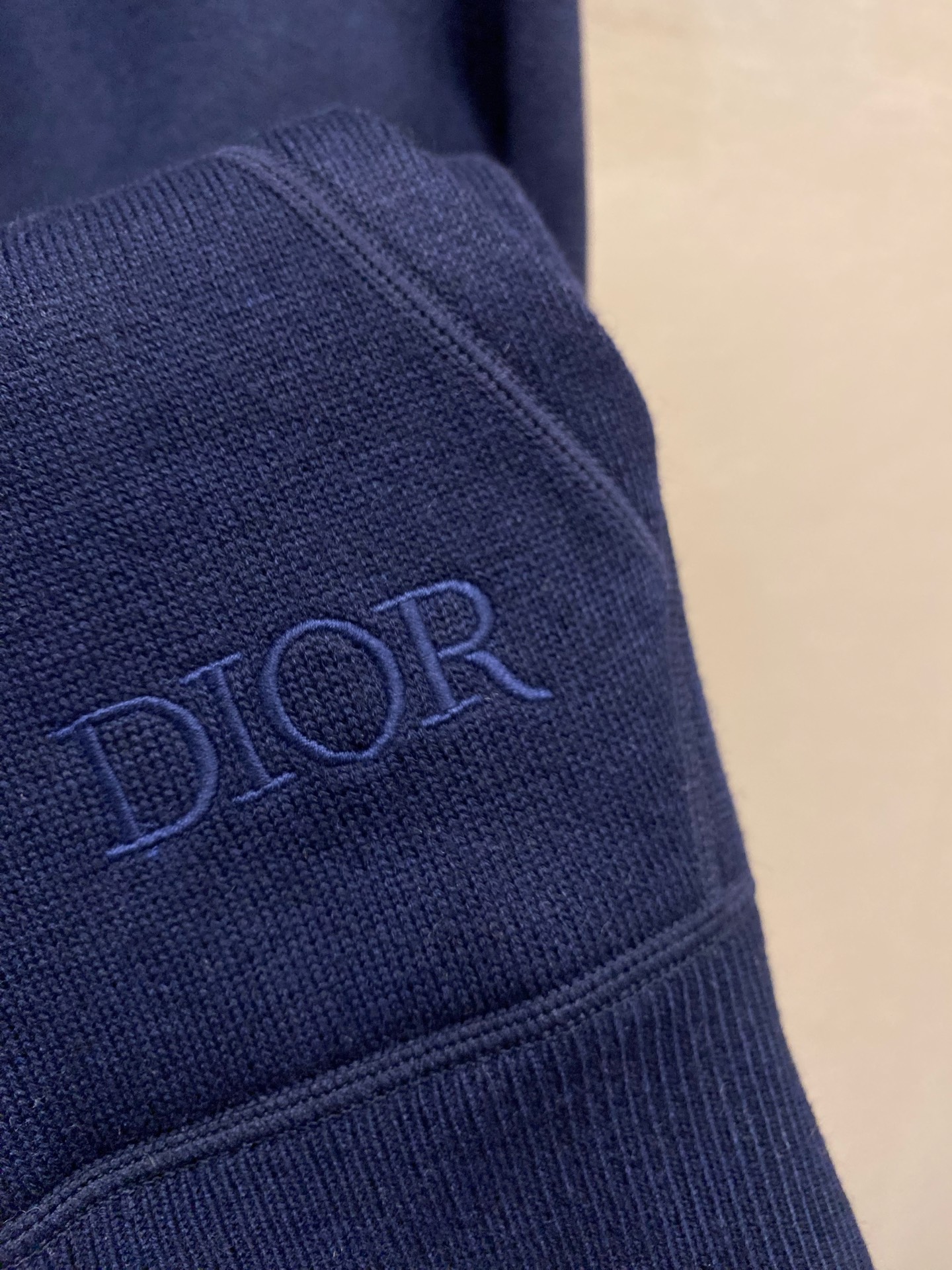 🌟🌟，，Dior 刺绣提花Logo羊毛混纺连帽夹克 正品16999购入 采用16支30羊毛混纺 采用进口机德国（SOTO